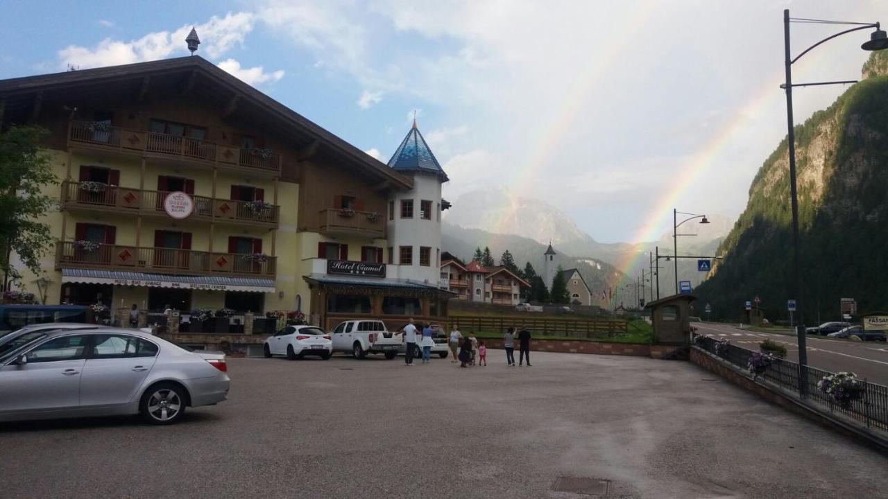 Hotel Ciamol カンピテッロ・ディ・ファッサ エクステリア 写真