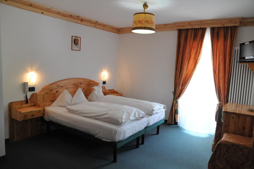 Hotel Ciamol カンピテッロ・ディ・ファッサ 部屋 写真